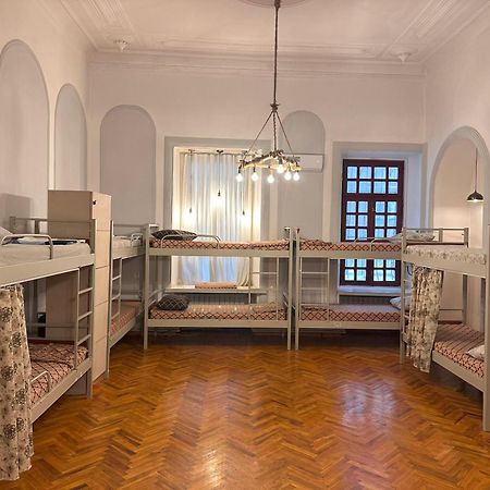Flora Music & Art Hostel باكو المظهر الخارجي الصورة