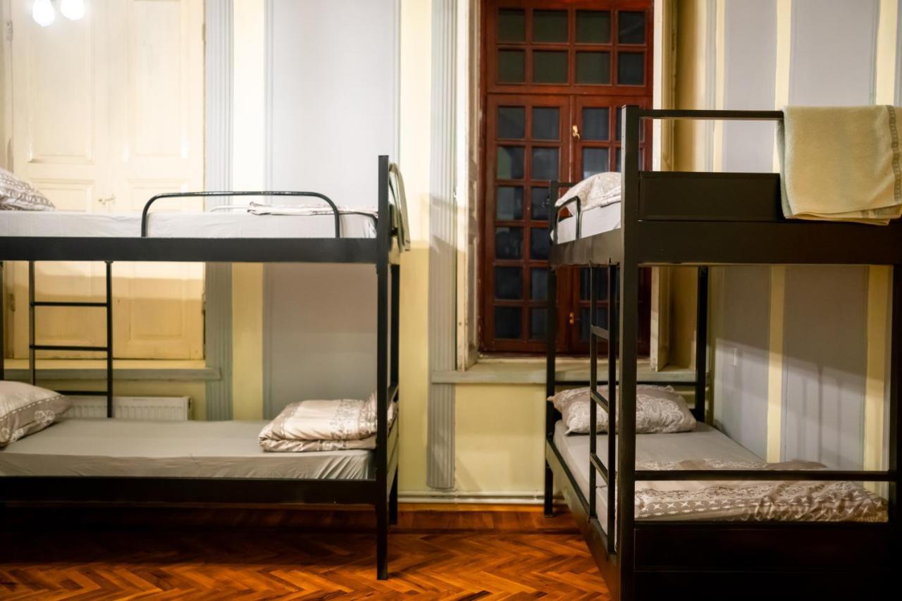 Flora Music & Art Hostel باكو المظهر الخارجي الصورة